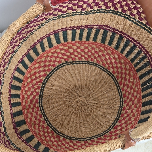 African Bolga Handwoven Market Basket - Natural, Burgundy & Olive - Picture 4 of 8